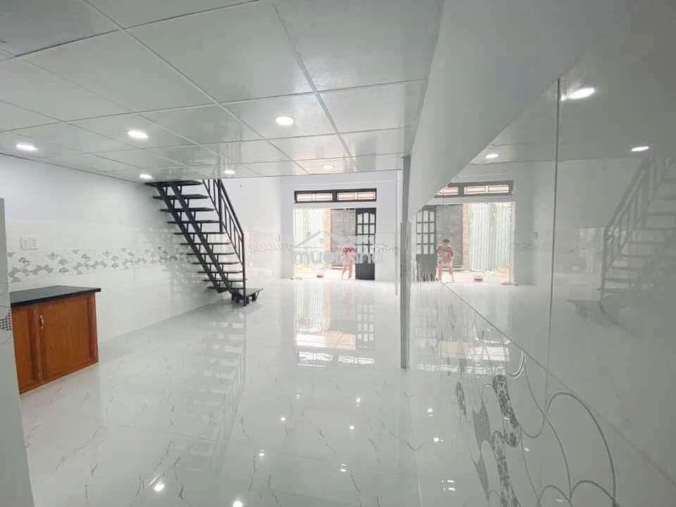 Lac long quân q11. gần chợ hoa đầm sen (1pn, 1wc). dtsd 60m2 - 3