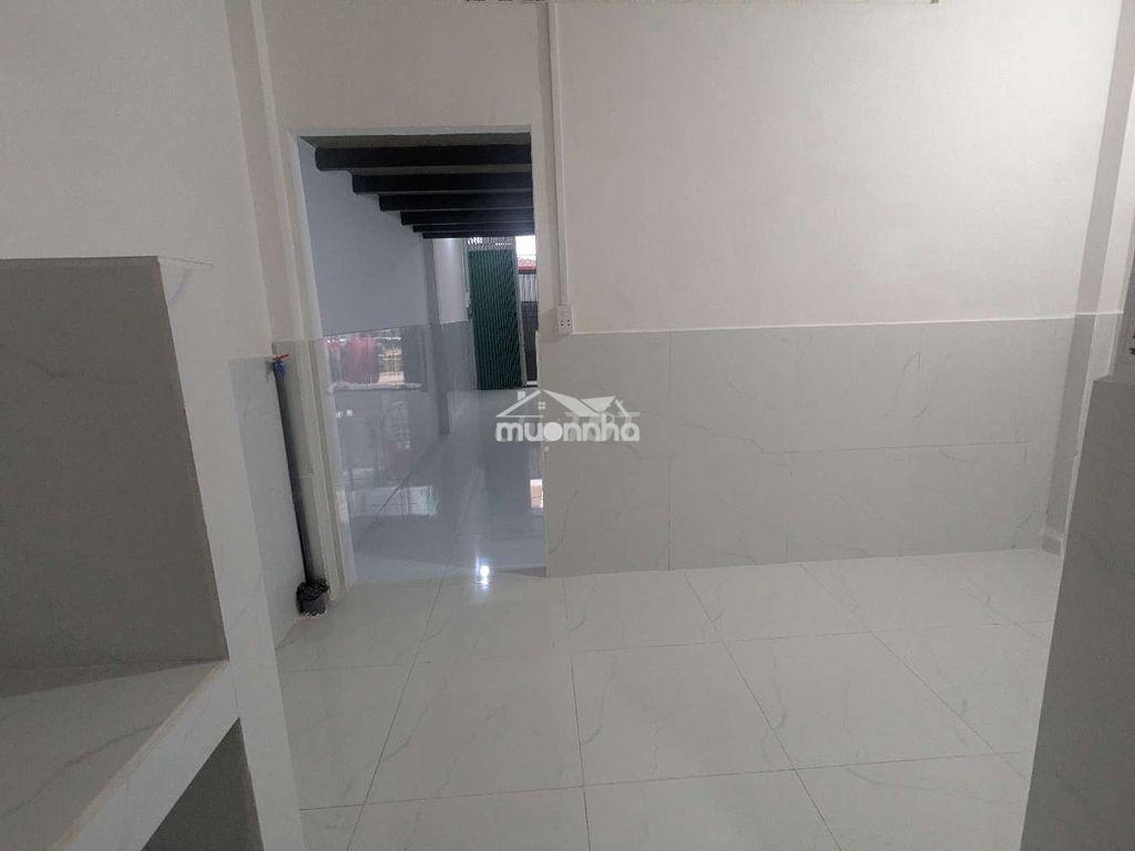 Nhà sạch sẽ mới sơn sửa đẹp phù hợp gia đình  - 4