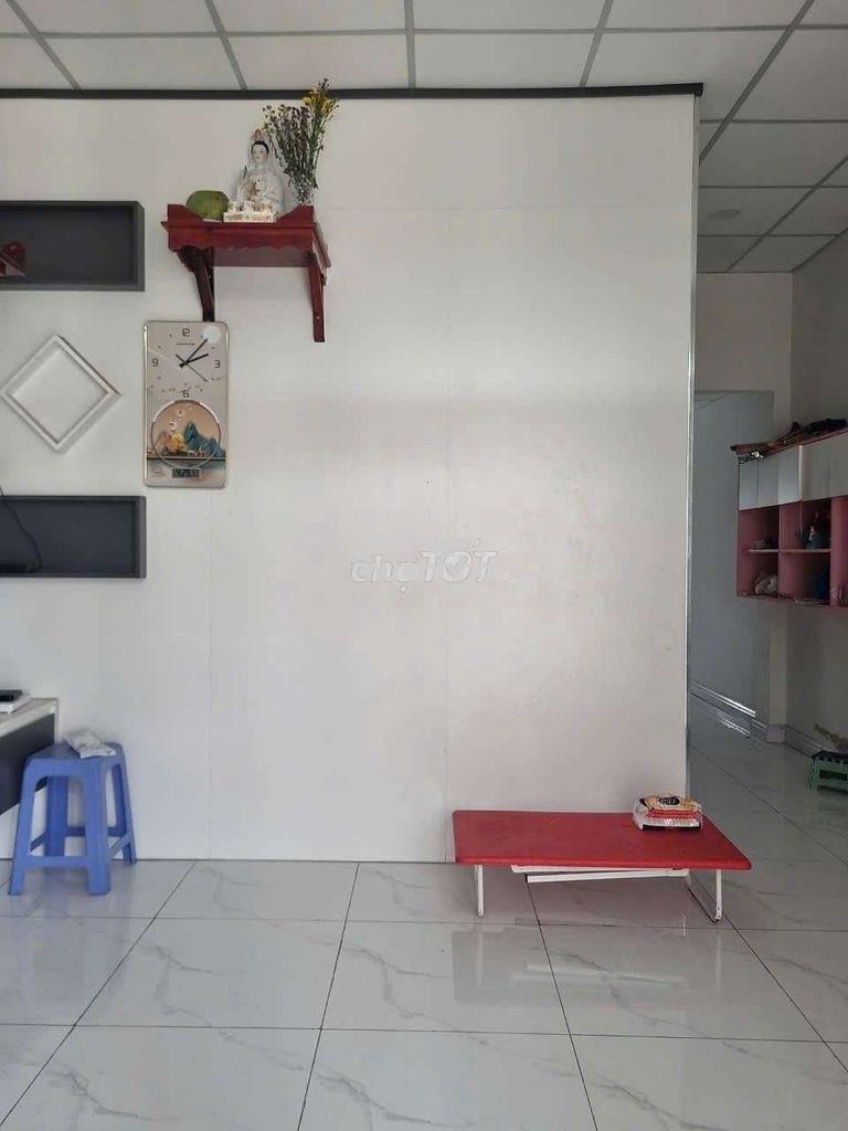 Cho thuê nhà gần chợ đầu mối dt 4x12 -1pn -1wc hẻm ba gác