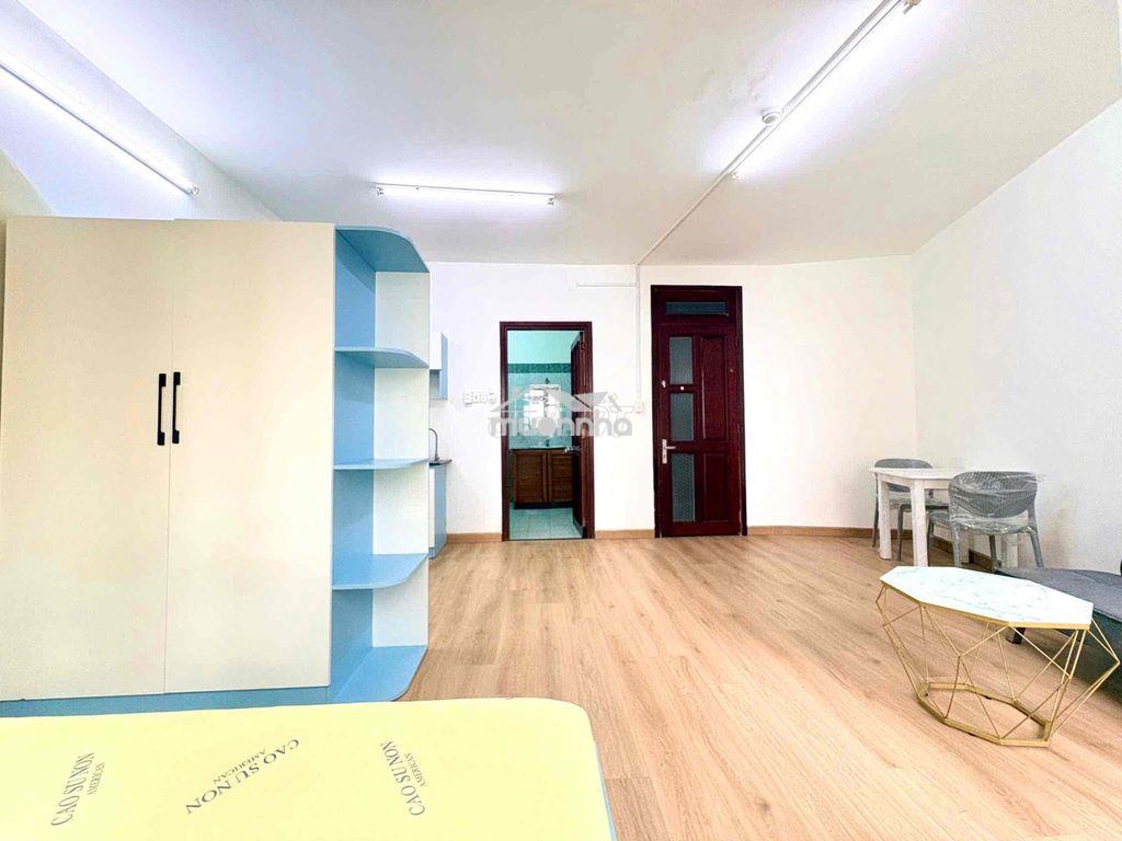Studio ban công cửa sổ full nội thất thang máy ngay cv gia đinh - 2