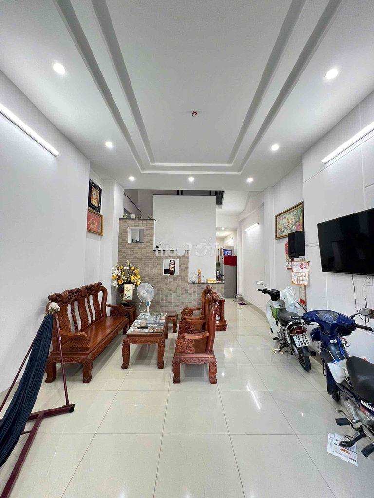 Chủ gửi cho thuê nhà trệt lầu sân thượng có nội thất kdc hưng phú