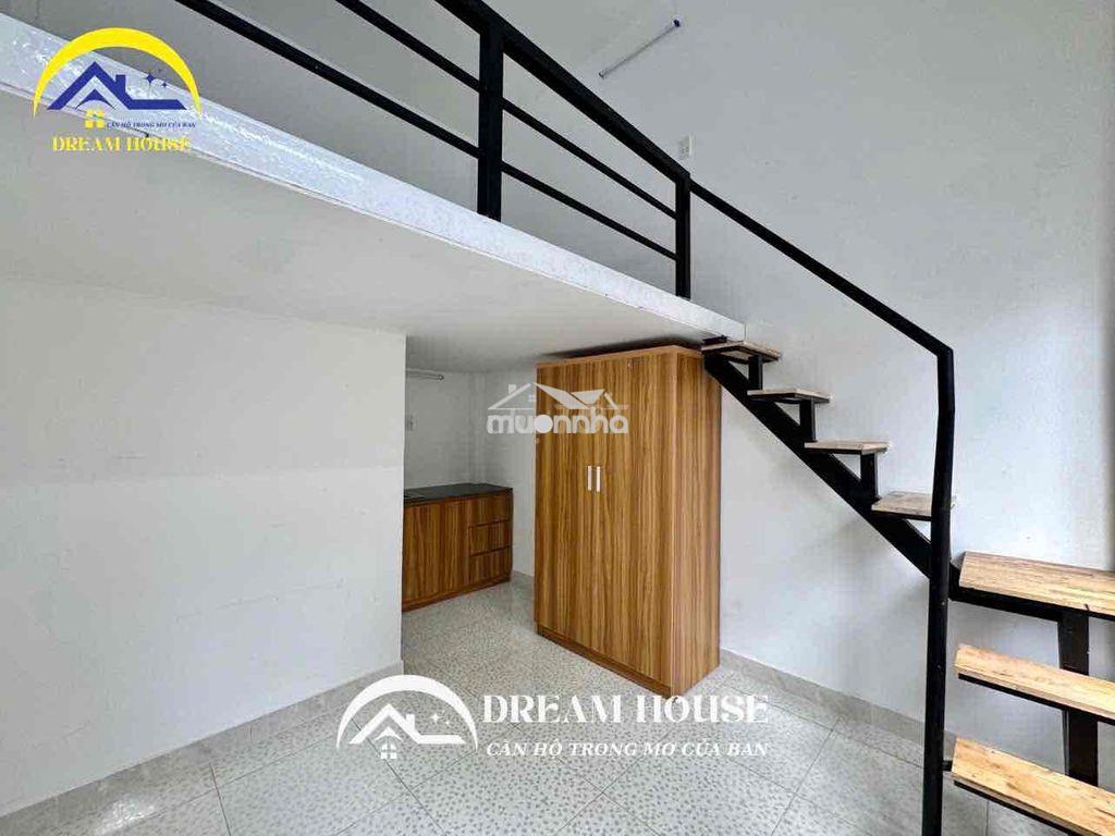 Cho thuê phòng ban công thoáng mát - gác 2m - sạch sẽ - 2