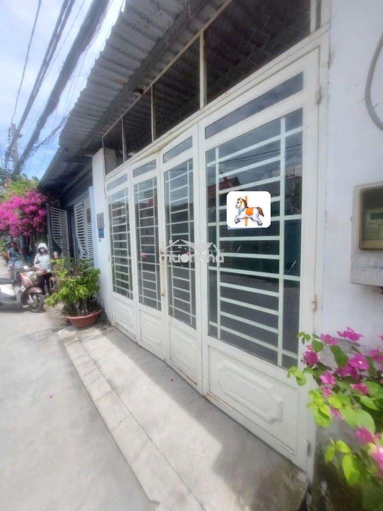 Cho thuê nhà xưởng cấp 4 đường phạm hùng c4 hẽm 8m xe hơi xe tải.