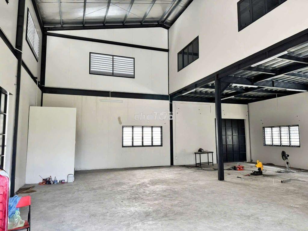 Cho thuê kho xưởng 323m2, điện 3pha, tải 3,5tấn, 3pn, 3máy lạnh, 32tr - 2