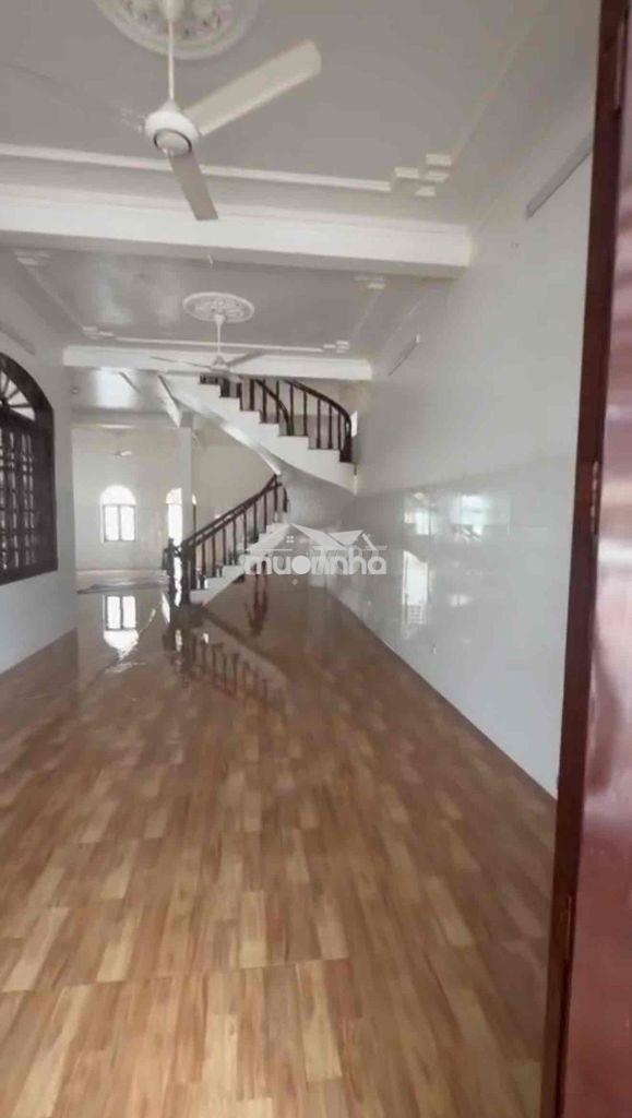 Cho thuê mb - nhà 1t2l - mt đường chính (240m2) p.tân phong - giá:30tr - 2