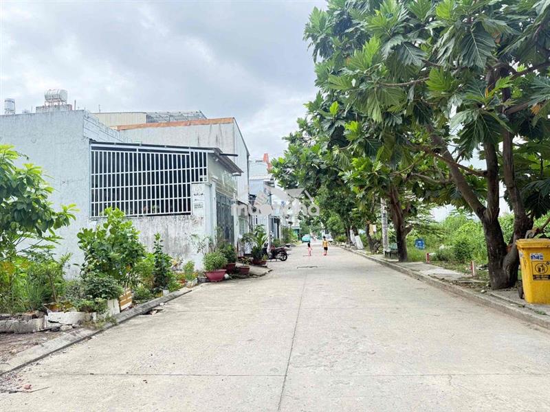 Nhà ngay chợ thạnh xuân 3.1x10m 1 lầu đường 7m thông