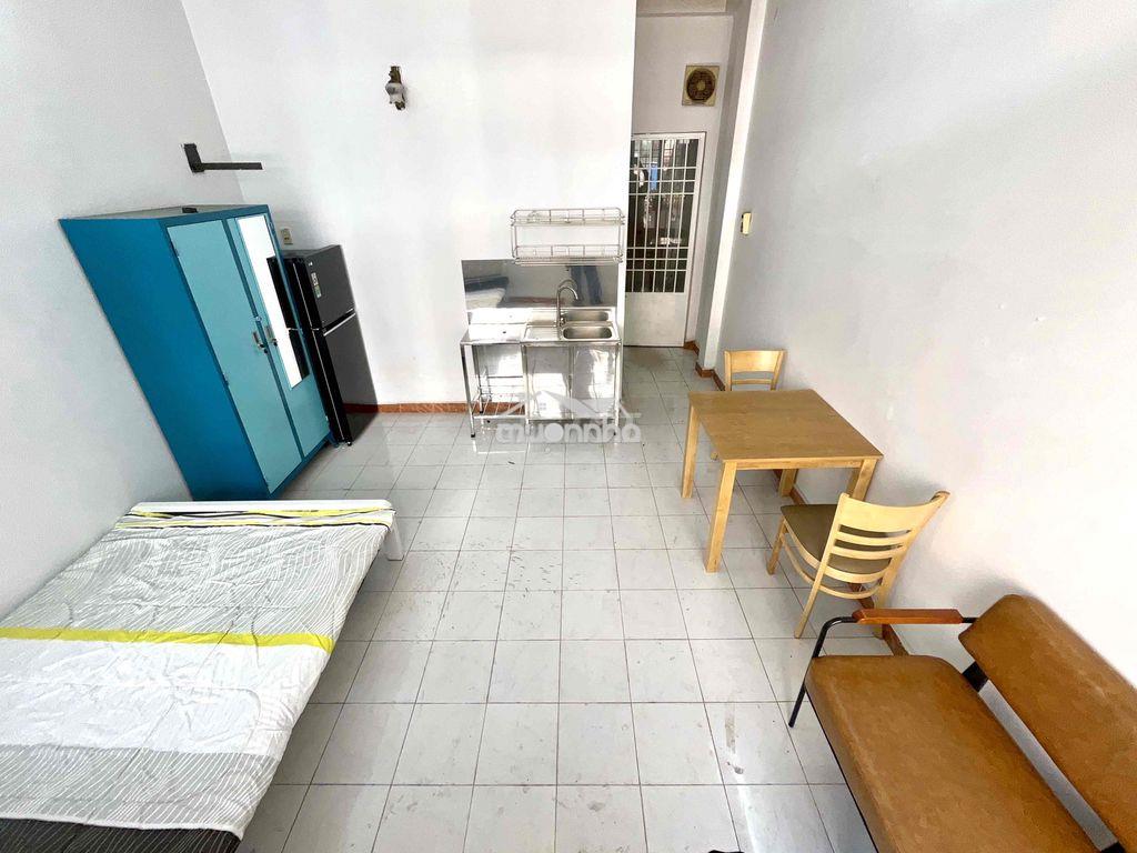 Phòng ban công, wc, full nội thất - Ảnh 3