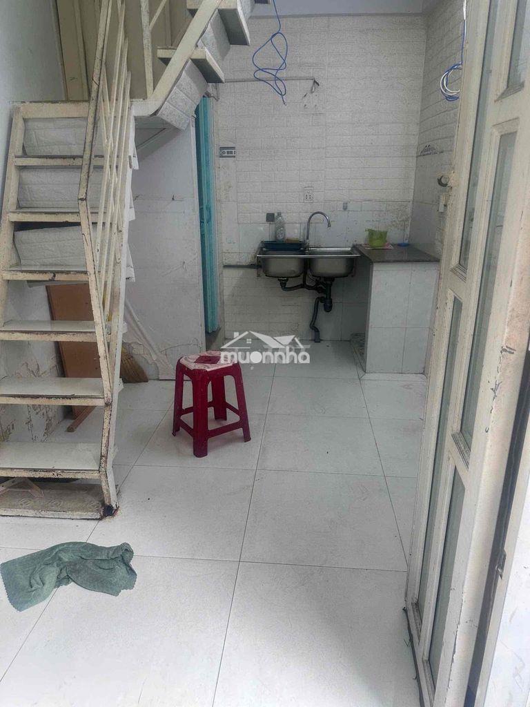 Bán nhà 3 tầng công năng đầy đủ. trên đường tôn đản - 4