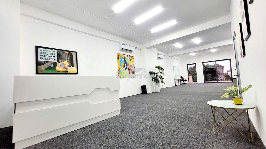 Văn phòng 80m2 sẵn nội thất, có hầm xe tại hầm xe ở vạn phúc. giá 12tr - 2