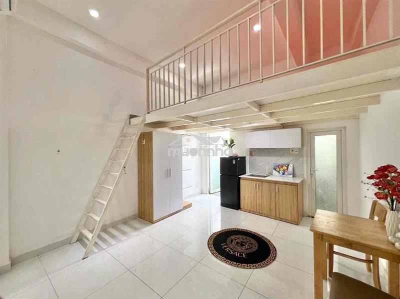 Duplex ban công thang máy gác 1m7 ở 3-4ng cmt8 q10 gần ueh, bách khoa