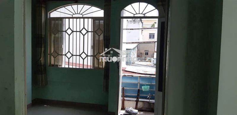 Cho sv nữ thuê phòng riêng, có cửa sổ, ban công, lối đi riêng, quận 4