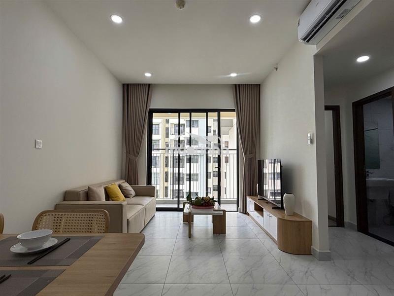 Cho thuê 2pn 2wc có ban công full nội thất view hồ bơi - nhà mới