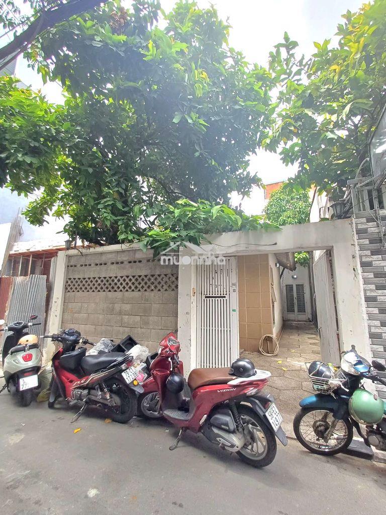 Nhà sân thoáng hxh nguyễn hồng đào 5,4 x 21m  3 phòng 3 máy lạnh 