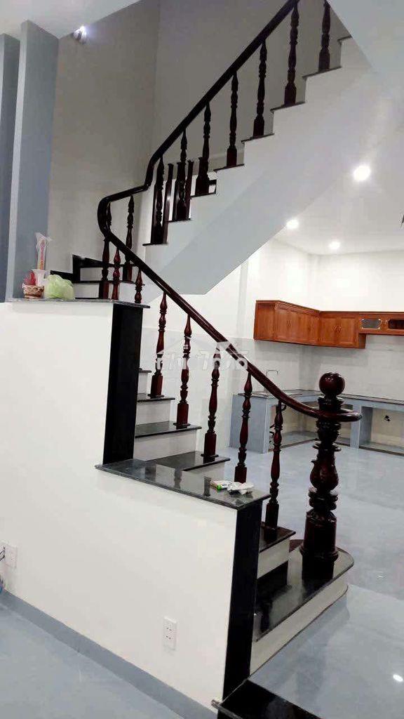Nhà 3 tấm trung tâm hành chính dĩ an 