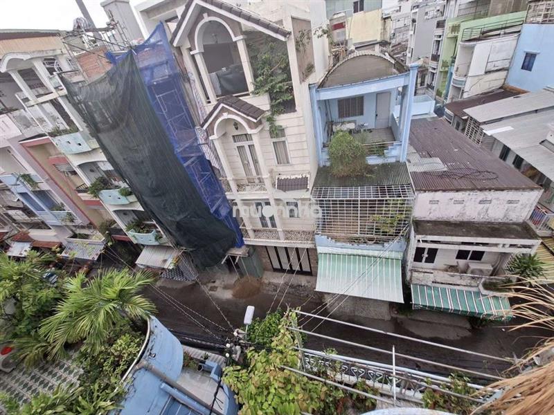 Phòng trọ lầu 3 , quận 11
