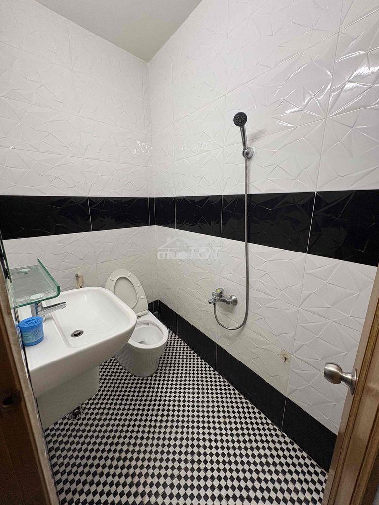 Phòng tầng trệt ngay chợ ở và kd đều tiện - 4