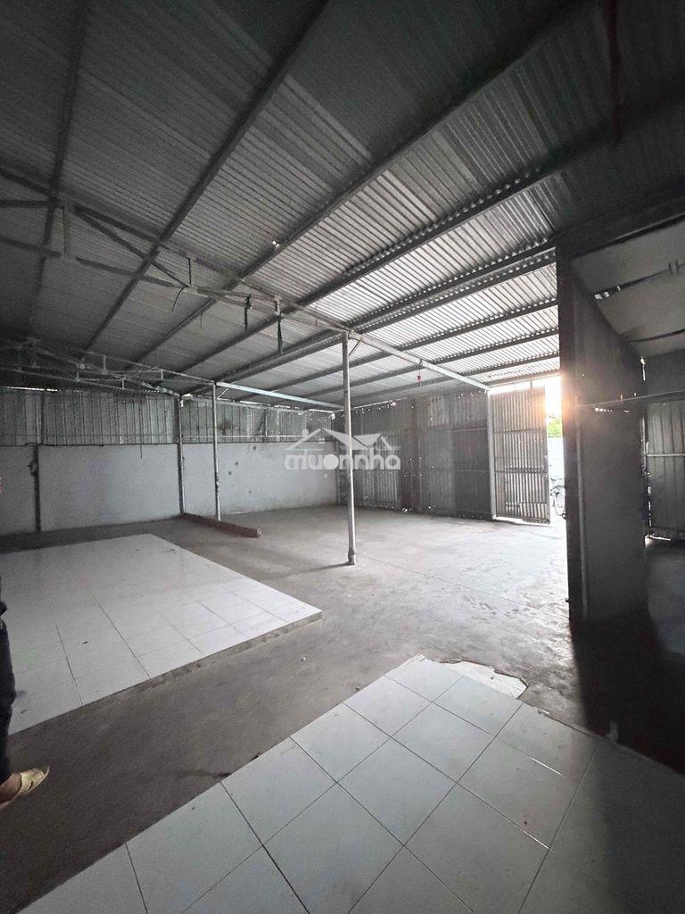 Cho thuê kho 600m2 15tr - giá cực mềm - điện 3pha - đường xe tải lớn - 4