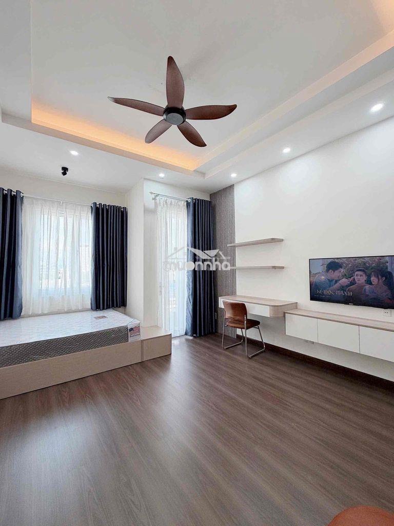 Cho thuê căn hộ mới tinh — ban công — thang máy — ngay tại quận 1 - 4