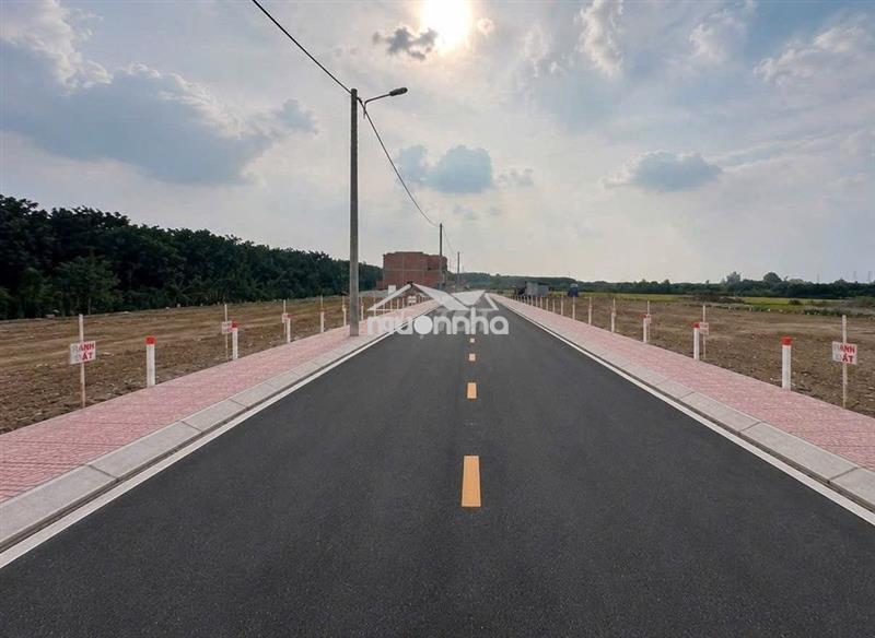 Bán đất mặt tiền đường nhựa - trung tâm phường -chỉ cần 200tr iệu