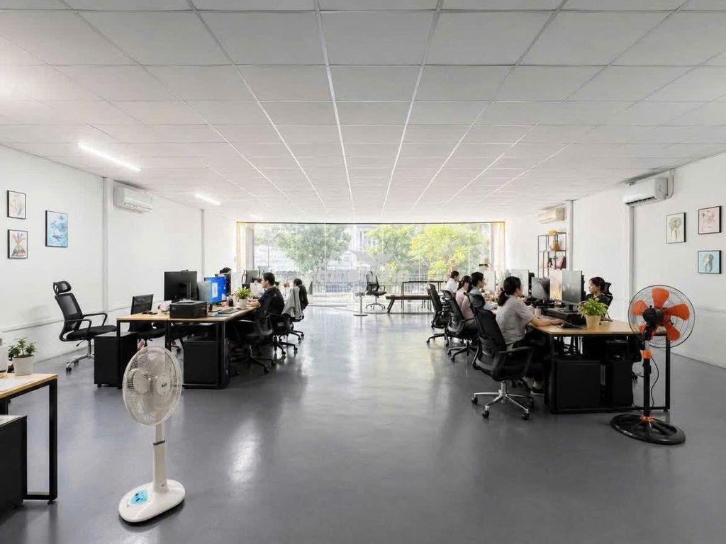 Cho thuê mặt bằng ngang 10m sàn suốt trung tâm quận 2 - 4
