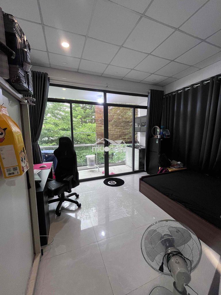 Trống lại ban công ngay vlu