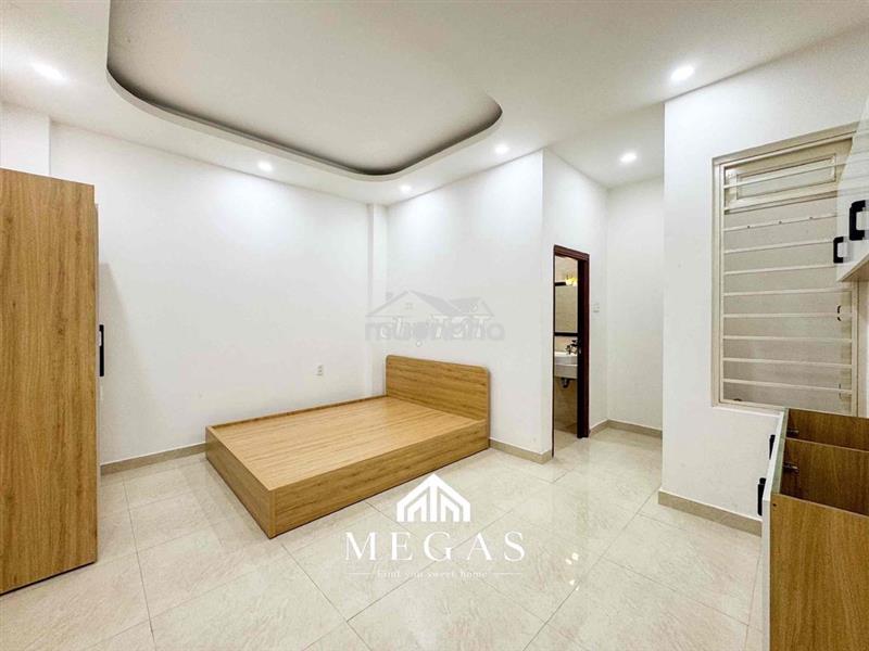 Trống sẵn căn studio full nội thất cửa sổ giếng trời ngay lotte mart