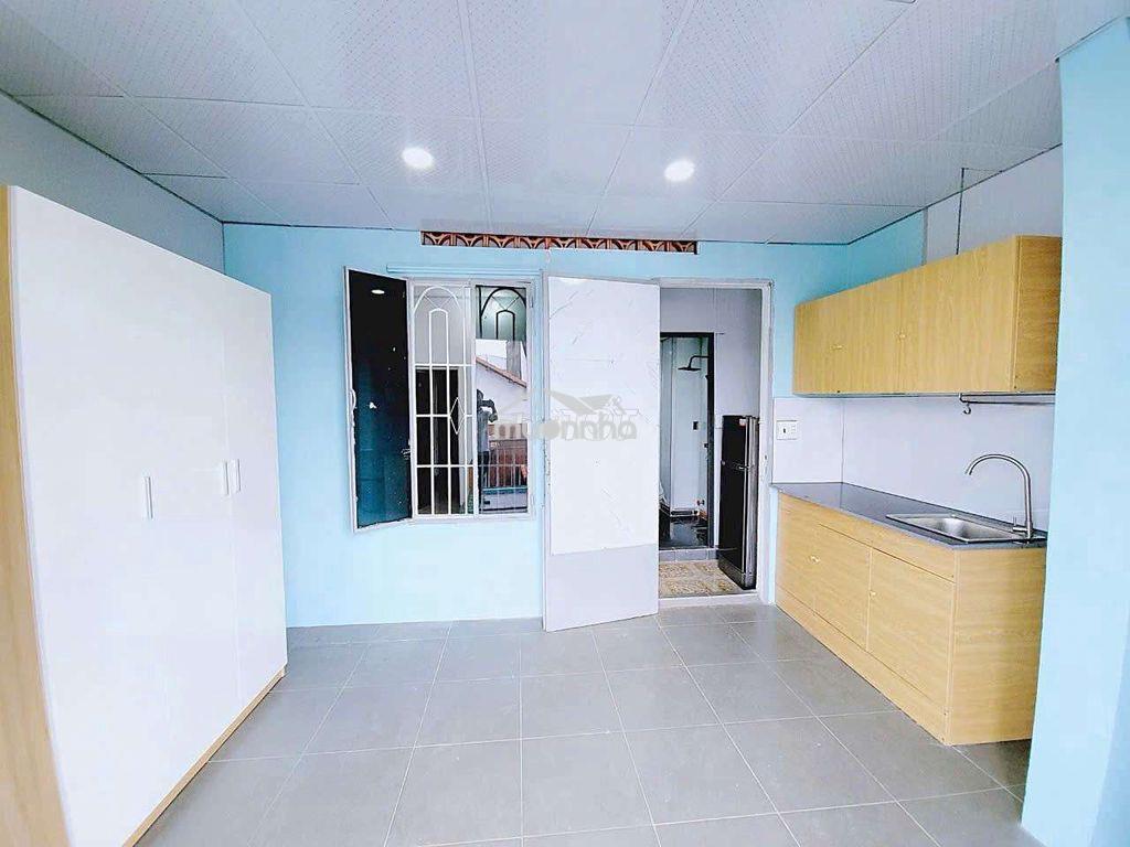 Phòng có ban công bếp riêng gần nguyễn hoàng trần não - 2