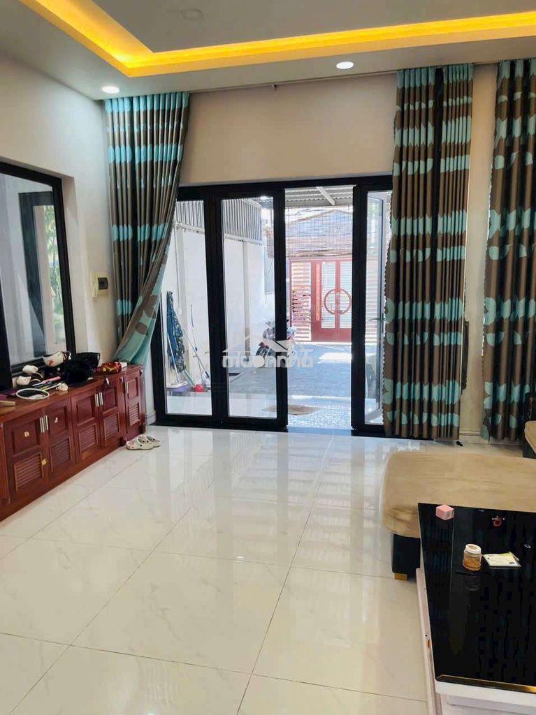 Nhà ngang 6m full nội thất gần ngã ba cây - 2