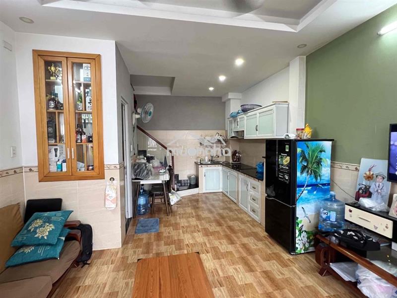 2 tỷ - 38m2  ( 4,2m x 9m ) trệt + 2 lầu đúc btct