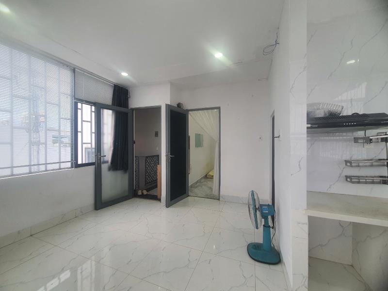 Cho thuê 1pn ban công 60m2 có máy giặt riêng ngay chợ bà chiểu - học viện cán bộ - trường đại học văn lang - 4
