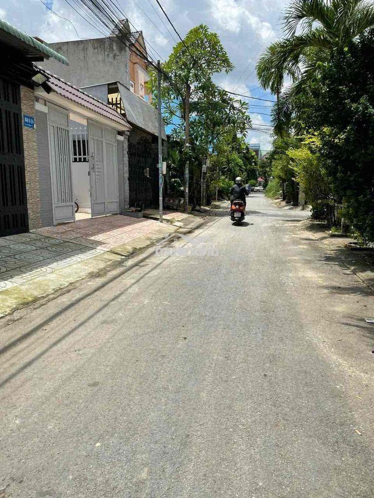 Cần bán gấp nhà tam hiệp đường trước nhà 2 xe hơi né nhau