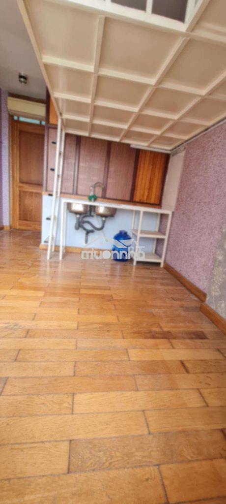 Phòng trọ có gác có ban công thoáng mát