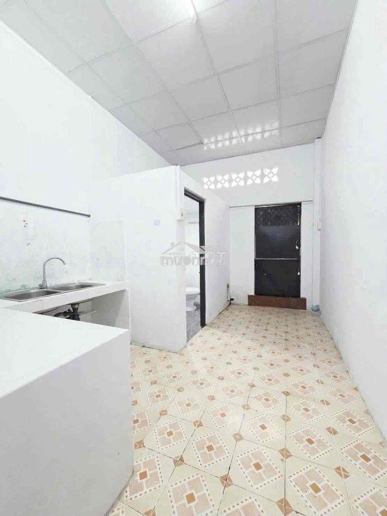 Cho thuê nhà khu tân sơn nhì - 4x20m - nhà mới - giá thuê rẻ - Ảnh 4