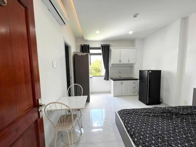Cho thuê căn hộ có cửa sổ trời gần đại học văn lang cs2 - nguyễn thượng hiền, q. bình thạnh