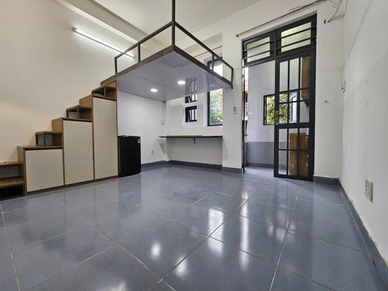 Căn hộ duplex ban công siêu rộng – phía sau đh văn lang – giá ưu đãi – ở 3 người thoải mái
