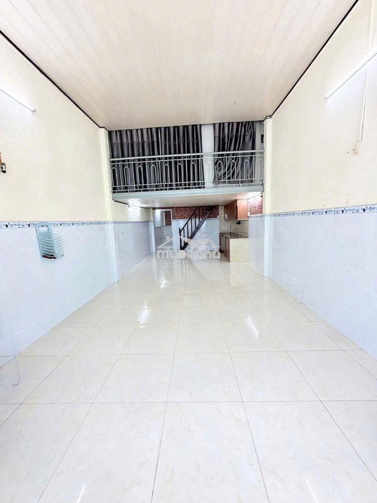 (9 triệu 3 pn 2 wc) cho thuê nhà hẻm 3 gác trần tấn  4x15m trệt + lửng