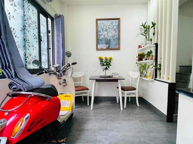 Nhà đẹp q10- full nội thất- ngang 4m- 2pn