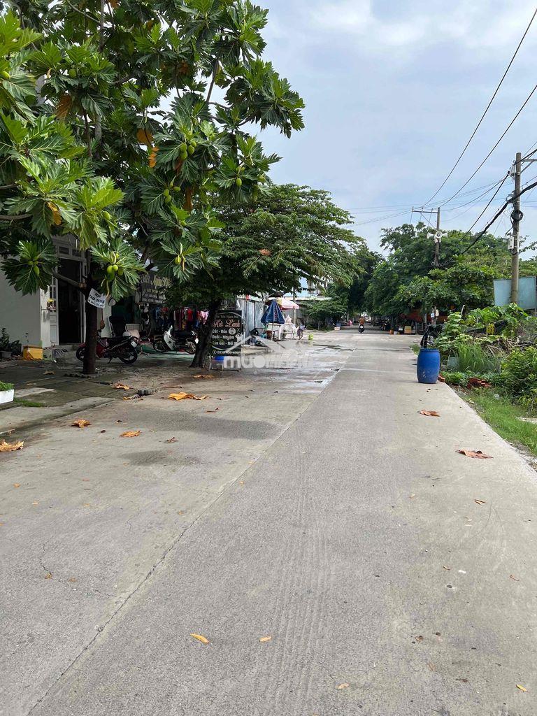 Đất thổ cư sau lưng trung tâm dạy nghề nhà bè