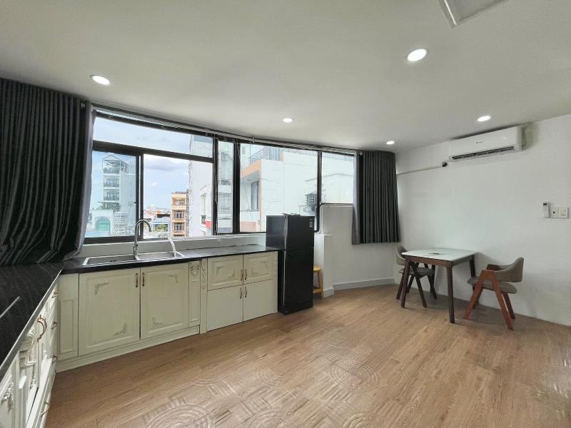 Cho thuê căn hộ tách bếp 65m2 cửa sổ thoáng sát q1 thuận tiện di chuyển an ninh cao