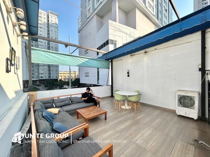 Thuê ngay căn hộ 2pn ngủ 90m2 ban công siu lớn ngay sát vincom thuận tiện di chuyển an ninh cao