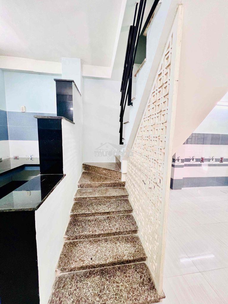 Nhà nguyên căn cho thuê - 2 p. ngủ, 2 toilet. đường lê văn thọ, gv - 4