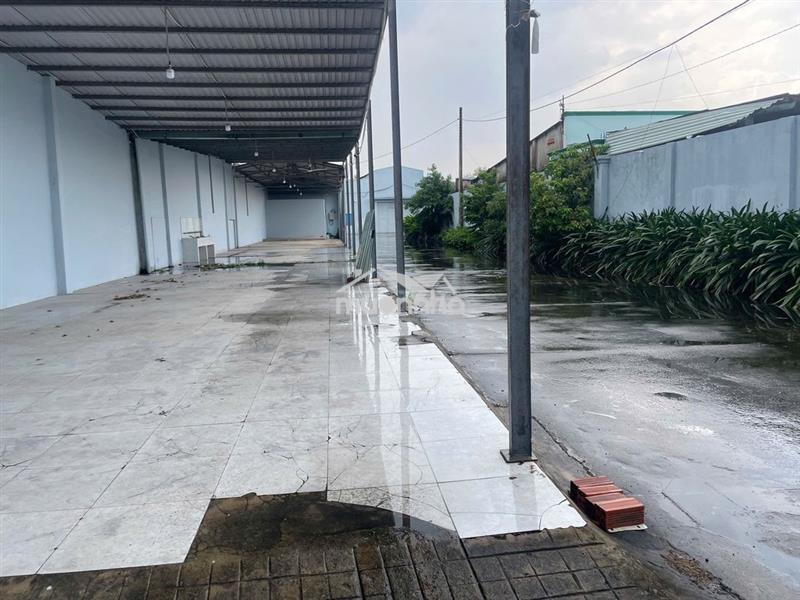 Cho thuê xưởng 1700m2, có sẵn 3pha, 100tr/ tháng