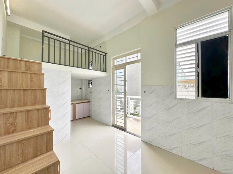 Cho thuê phòng trọ ban công | có gác lửng cao 1m6, nội thất có sẵn ở đường lê thúc hoạch, gần chợ tân hương