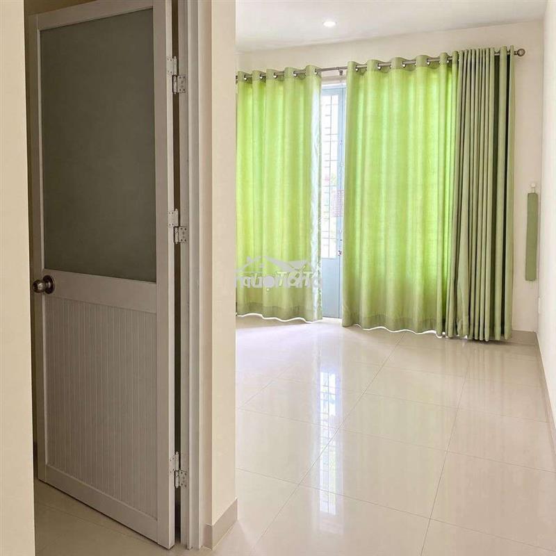 Nhà 1 trệt 1 lầu sân thượng 3pn 4x15m hẻm xe hơi lý phục man