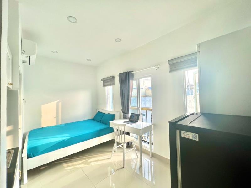 Phòng ban công mới xây gần đh văn hiến tân phú