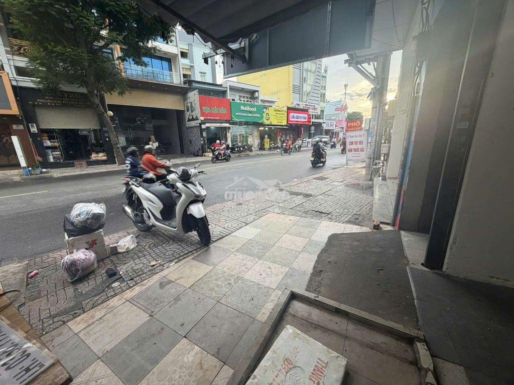 Chính chủ cho thuê mặc bằng mặc tiền đường vườn lài vỉa hè rộng - 3