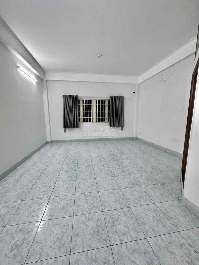 Cho thuê nhà mtnb khu tên lửa cách aeon 100m . dt 5x20 xd 3,5 tấm