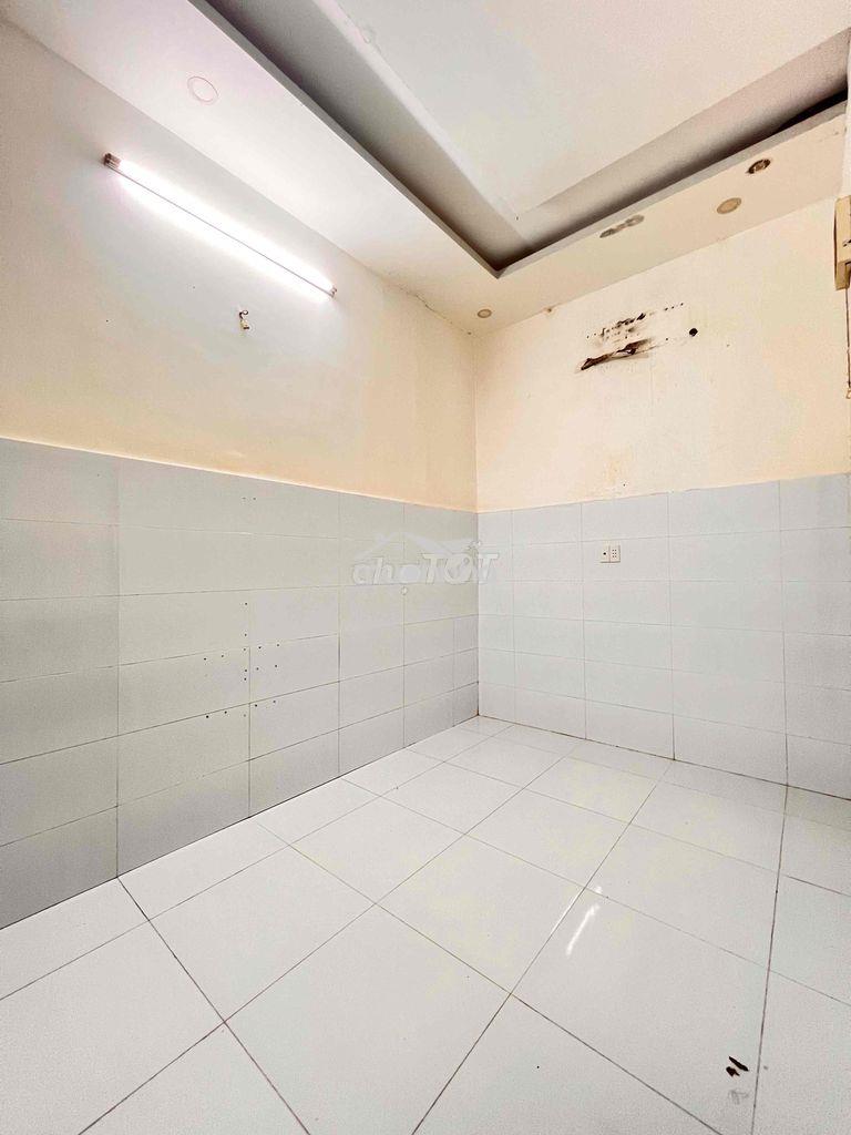 Cho thuê nhà nguyên căn 4 x 18, hxh huỳnh tấn phát, nhà bè, 8 triệu. - 4