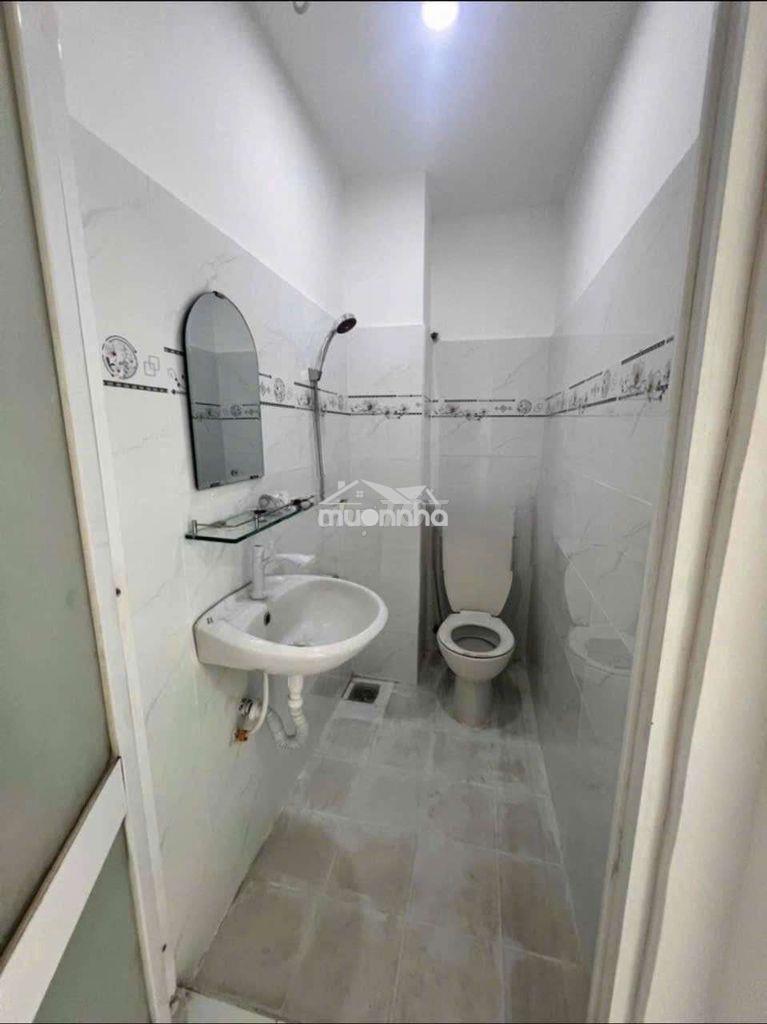 Cho thuê nhà 3 pn 3wc 3 máy lạnh hẻm 151 huỳnh văn bánh, phú nhuận  - Ảnh 2
