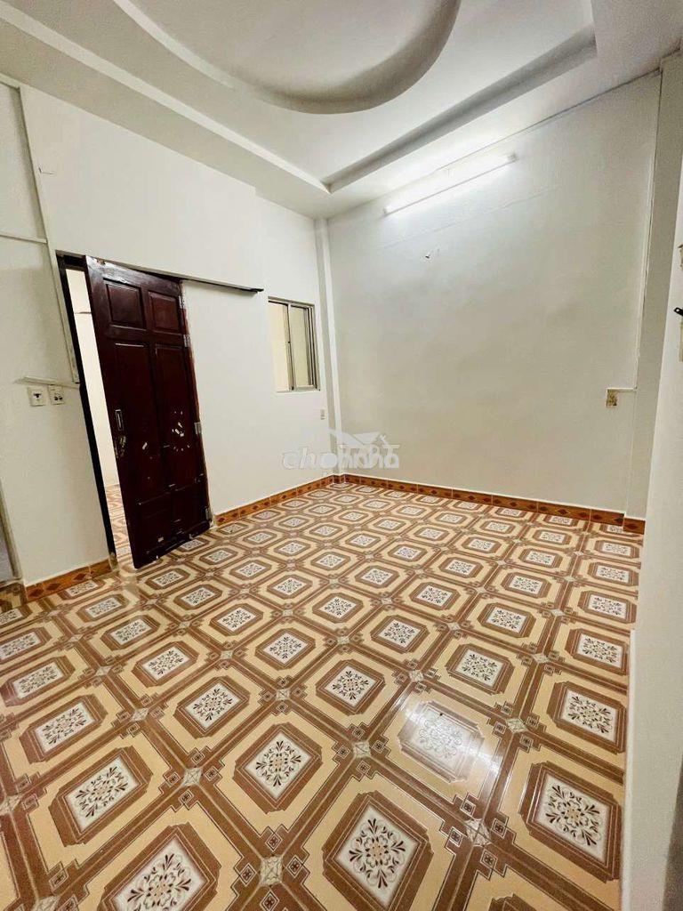Nhà mới sơn sạch sẽ  - 4